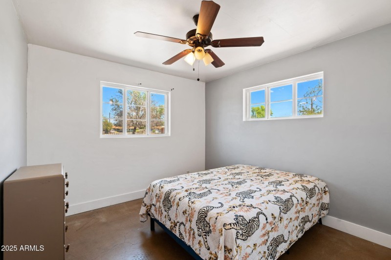 2335 W Campus Drive, Phoenix 85015