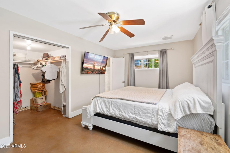2335 W Campus Drive, Phoenix 85015
