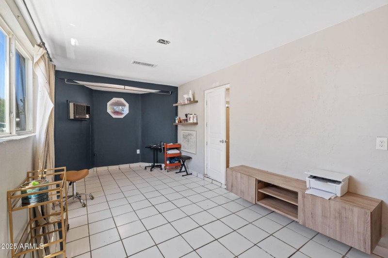 2335 W Campus Drive, Phoenix 85015