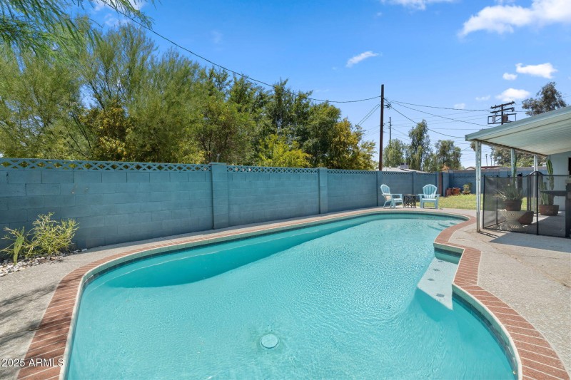 2335 W Campus Drive, Phoenix 85015