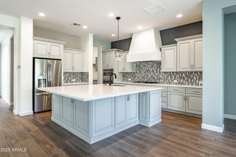 Oversize kitchen Island