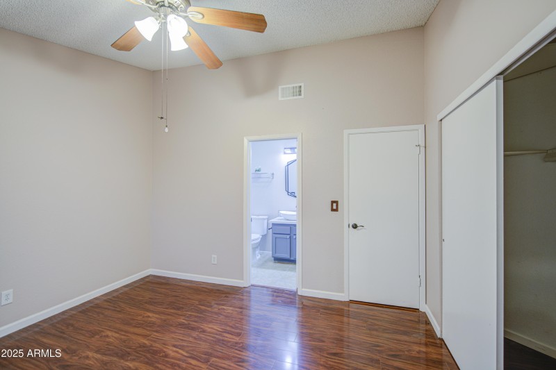 Bedroom 2-pic 3