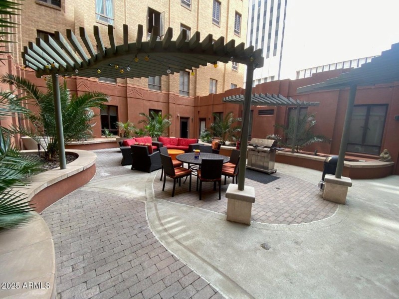 Open air courtyard2