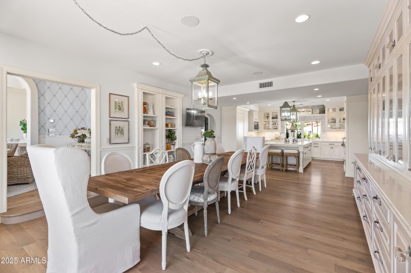 Kitchen / Breakfast Area