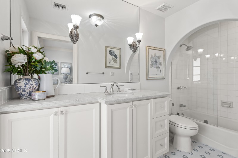 En-suite Bathroom 2