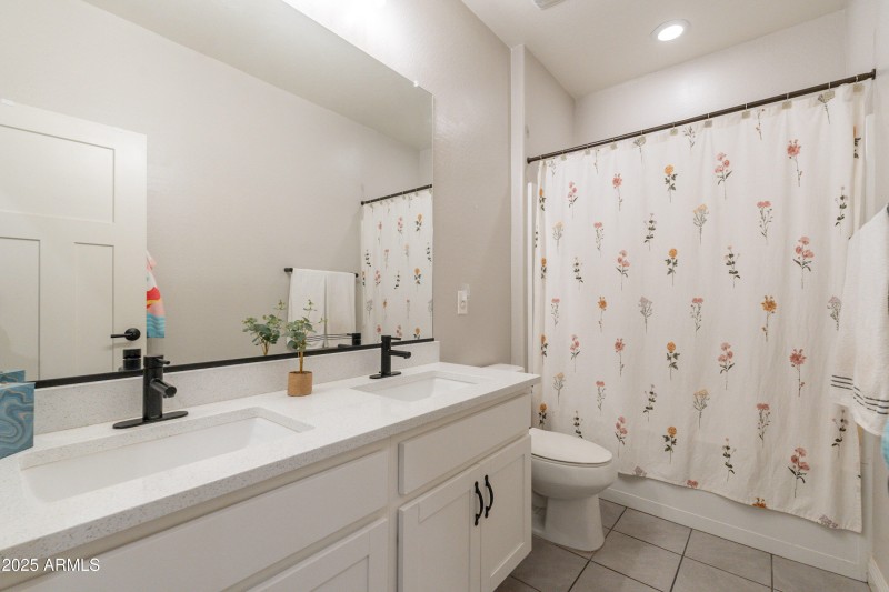 BATHROOM 2