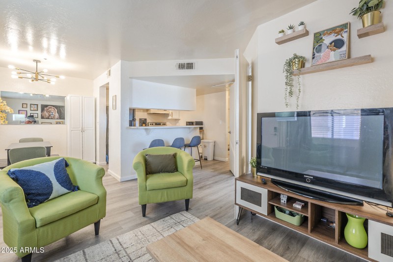 Family Room 4