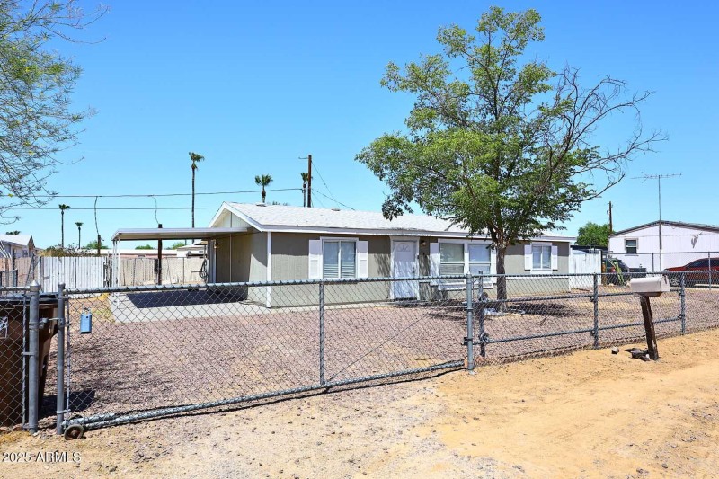 Secure Front Yard with Gate