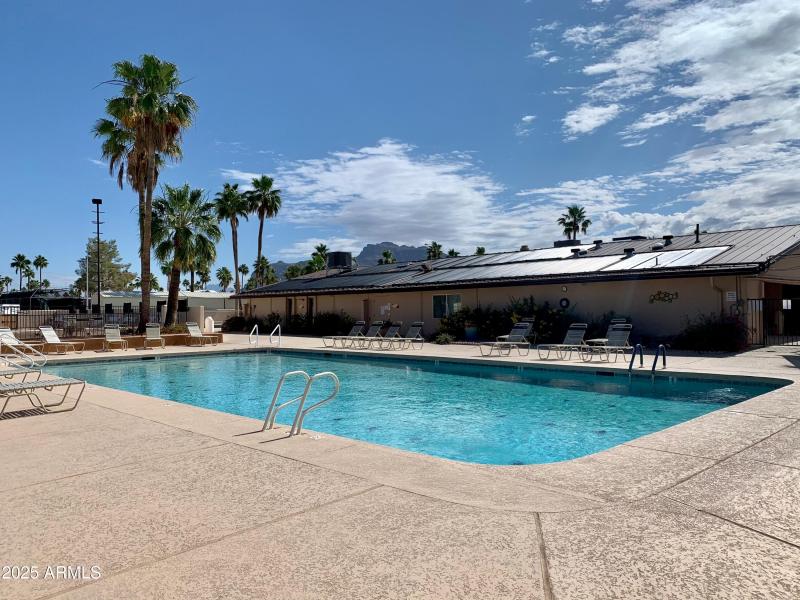 1 Golden Vista Pool