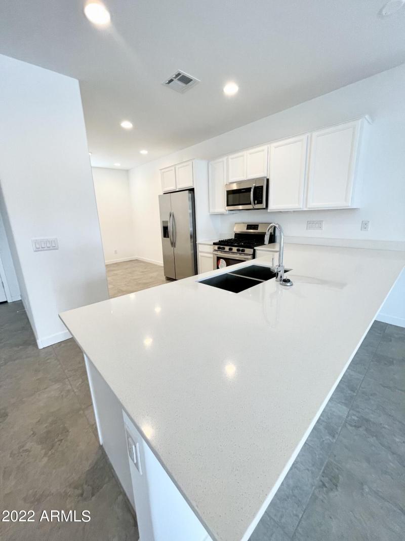 7083203C-A31F-4E25-9644-2BB58A9E5D28