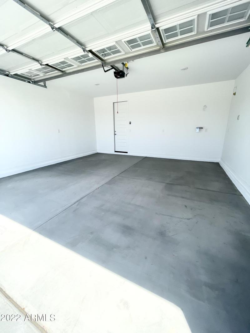 E5E8AFB3-A02A-4671-B627-2B66EB419E57