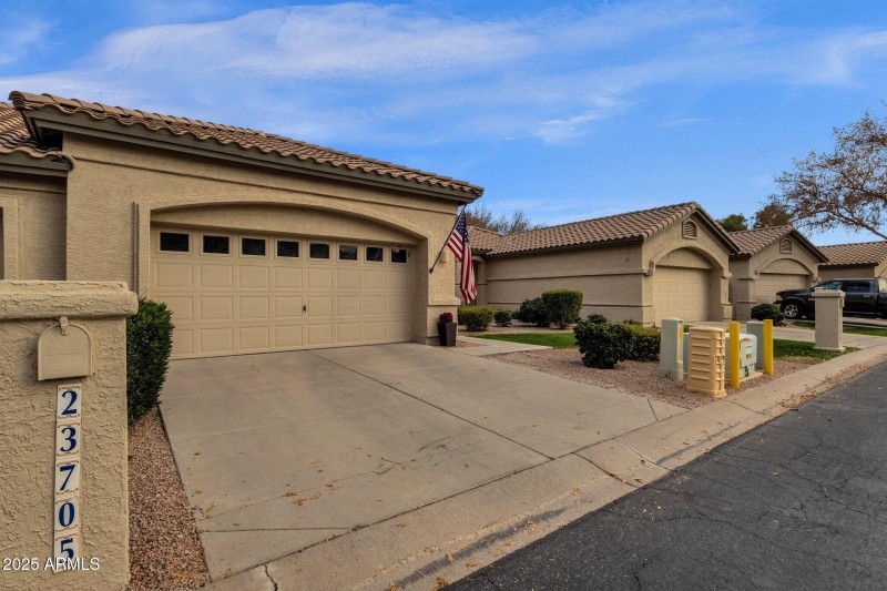 1-web-or-mls-23705-s-pleasant-way