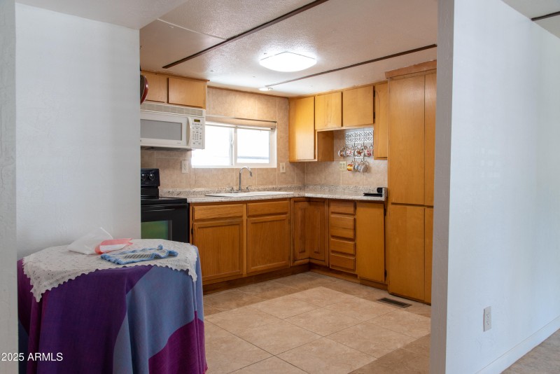 Frony house kitchen