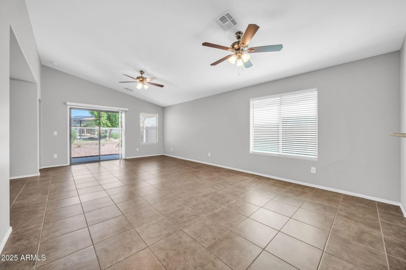 23838 W Gibson Ln-14
