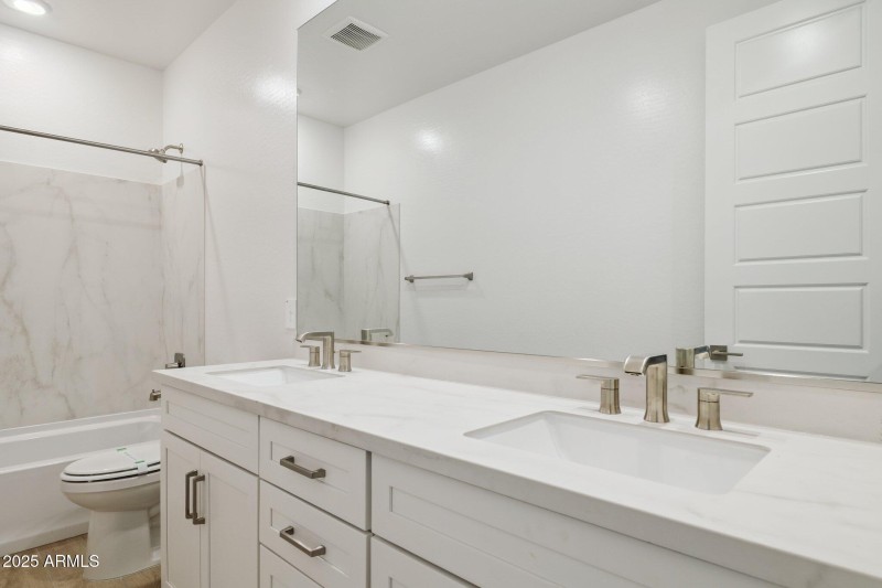 Secondary Bath Upstairs