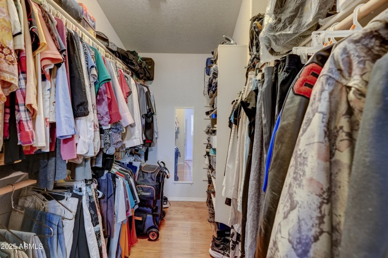 014_Primary Closet 1