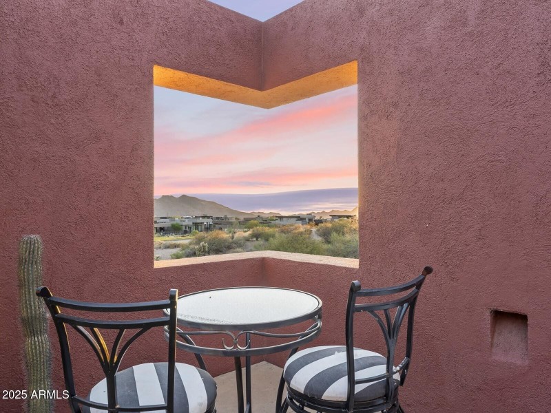100_Private Patio