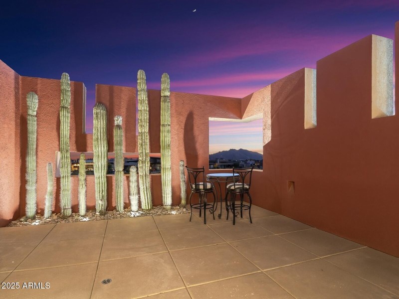 101_Private Patio