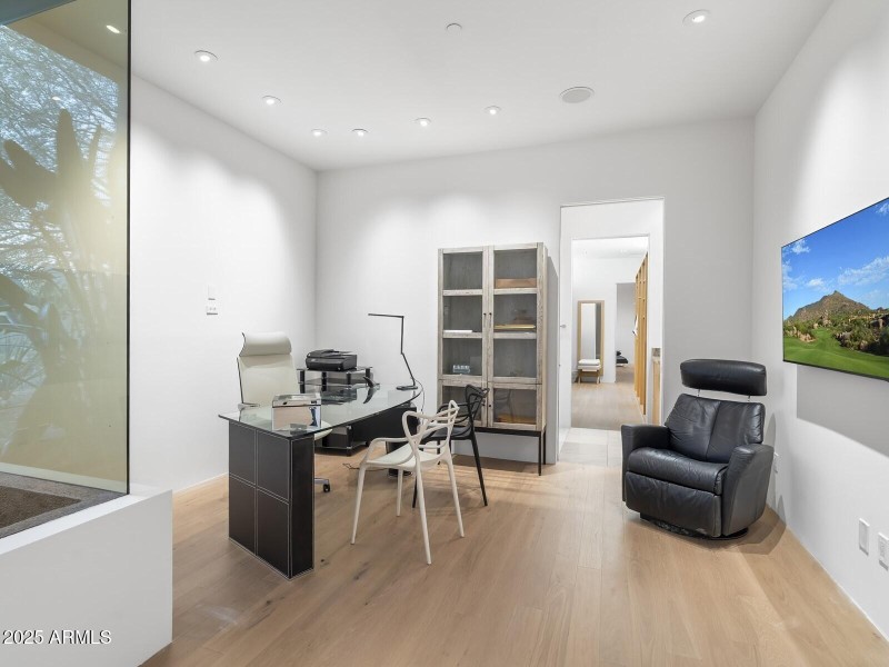110_BedroomOffice