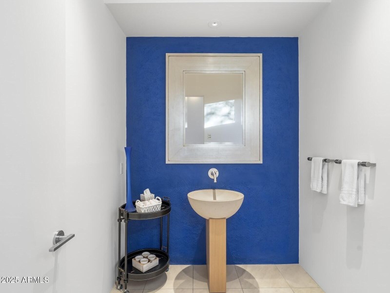 112_Powder Room