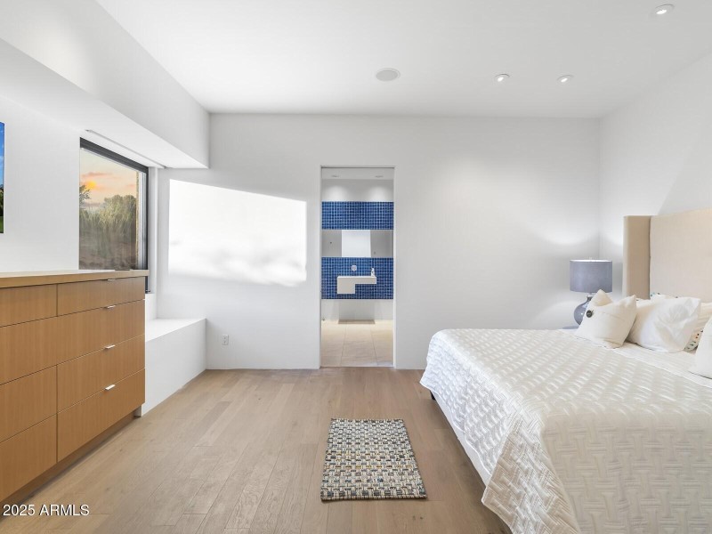 114_Bedroom