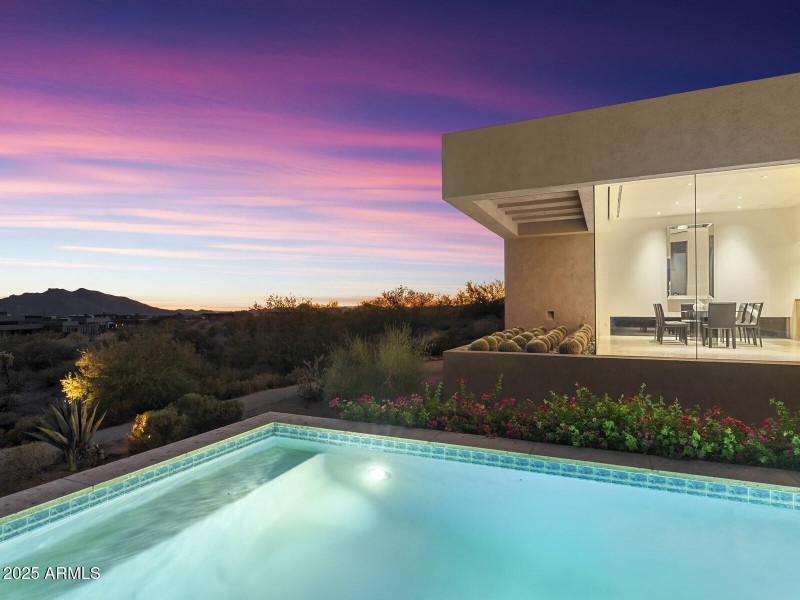 139_Pool View