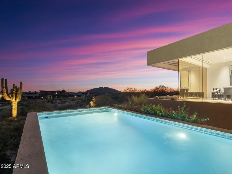 143_Pool View