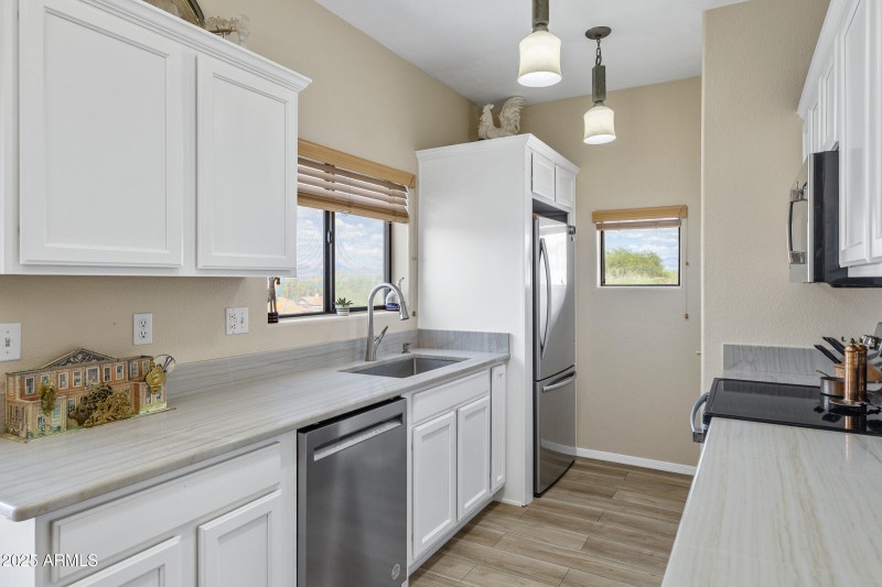 Bright & clean kitchen