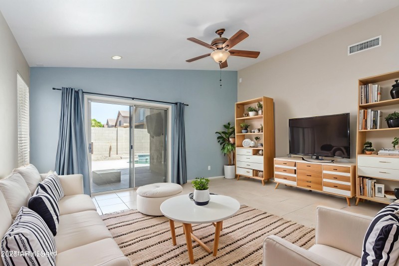 item_14 VS Watermark