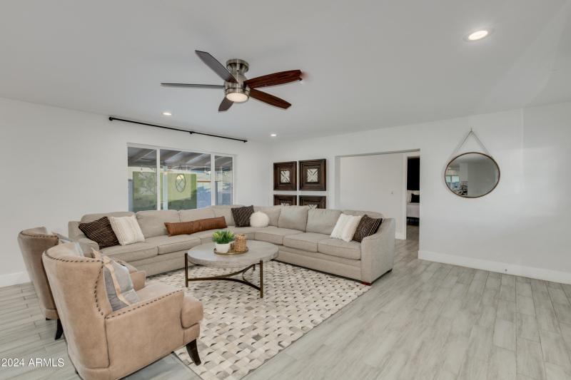 devonsire_livingroom2