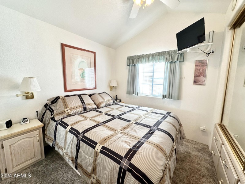 QUEEN SIZE BED