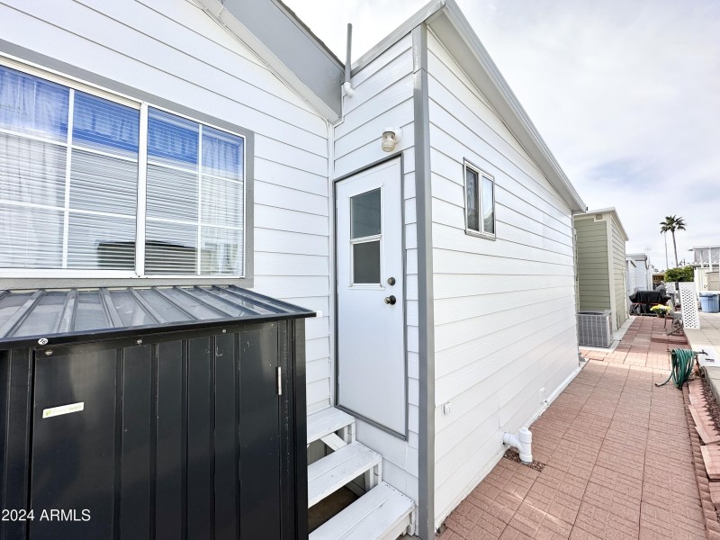 BACK ENTRY DOOR