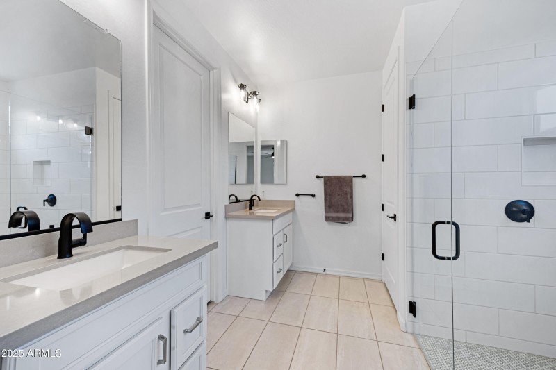 5633 N 206th Ave-29