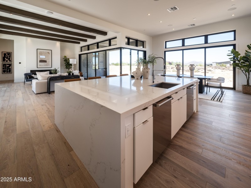 Sereno_Canyon_Homesite114_Kitchen_8809ML