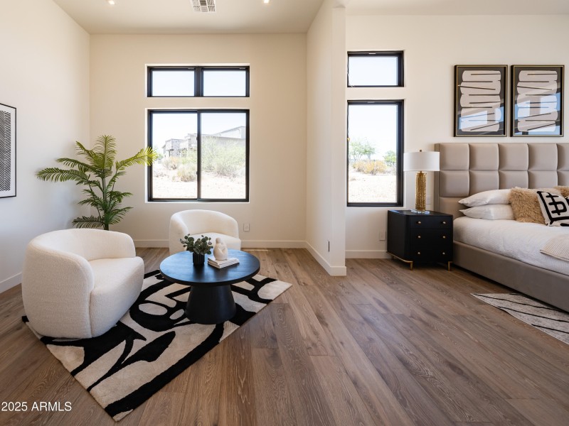 Primary Suite W Flex Space