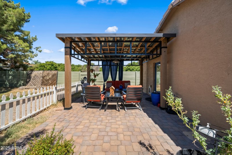 Gusts house gazebo