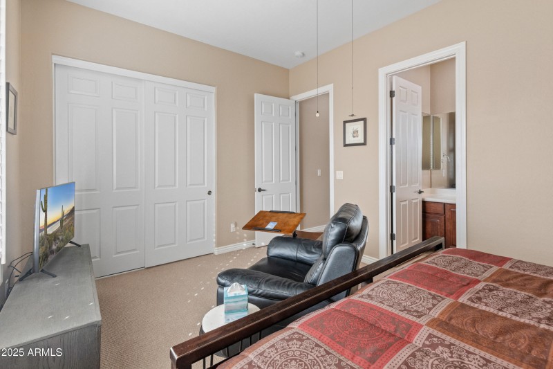 42034 N Harbour Town Ct-13