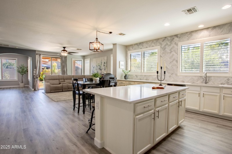 4247 E Crown Ct-8