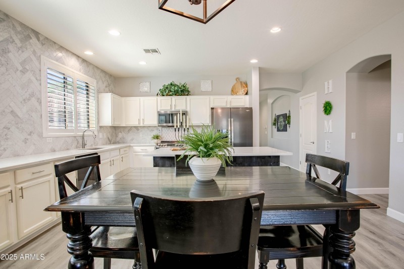 4247 E Crown Ct-12