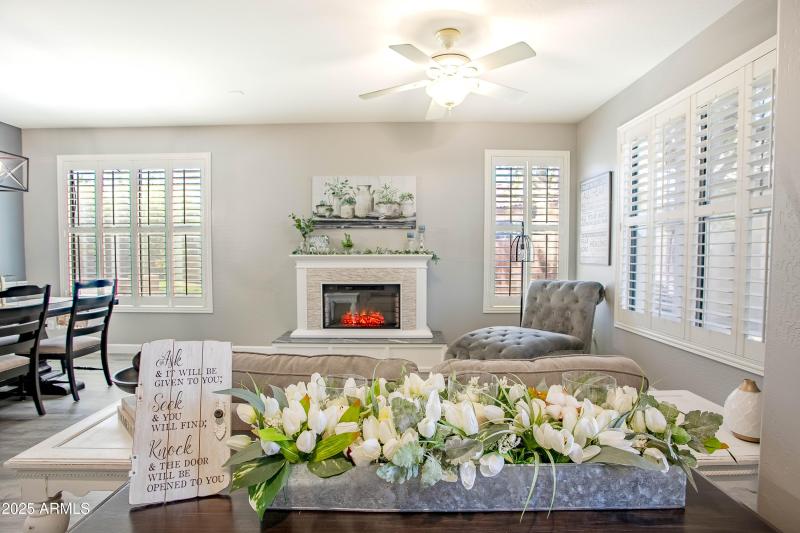 4247 E Crown Ct-2