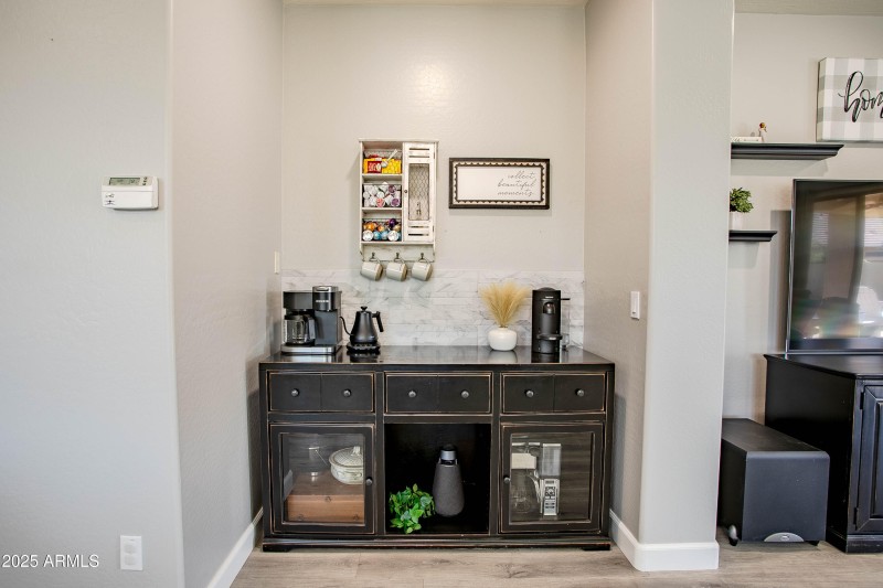 4247 E Crown Ct-17