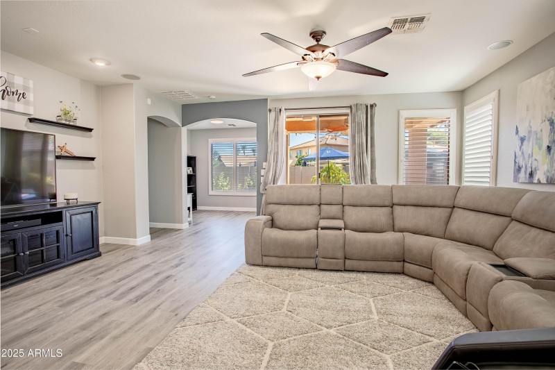 4247 E Crown Ct-24
