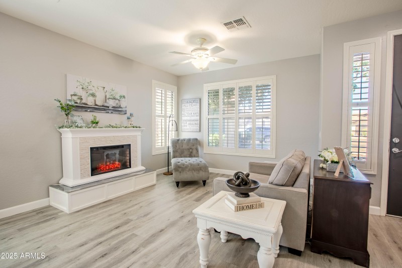 4247 E Crown Ct-5