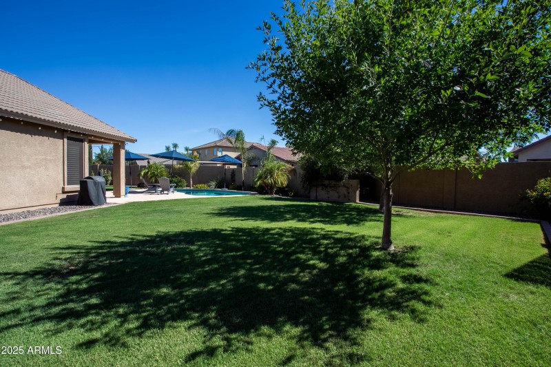 4247 E Crown Ct-48