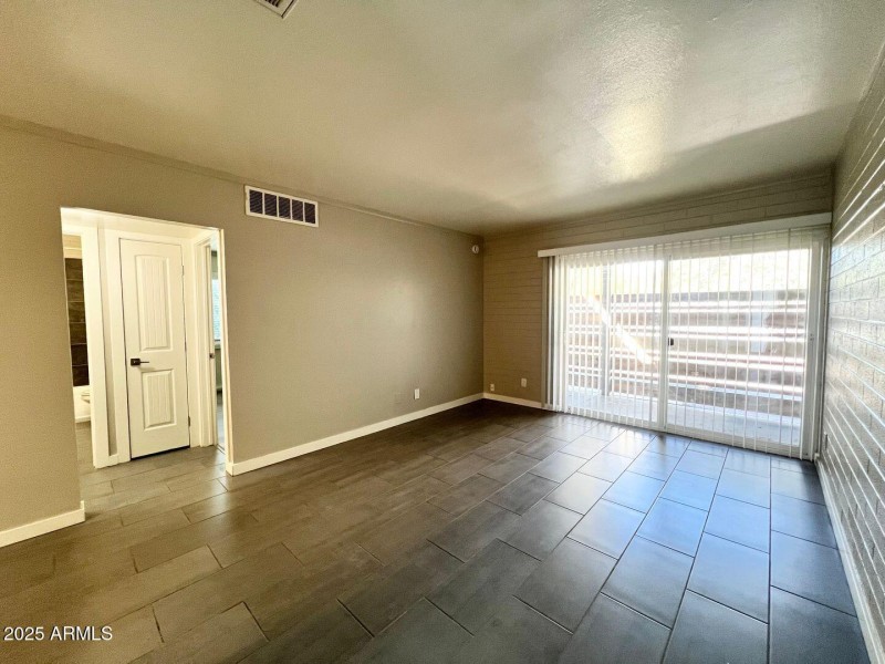 2 BEDROOM UNIT