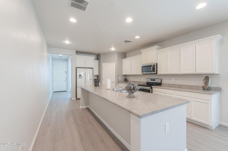 Doorway/Kitchen