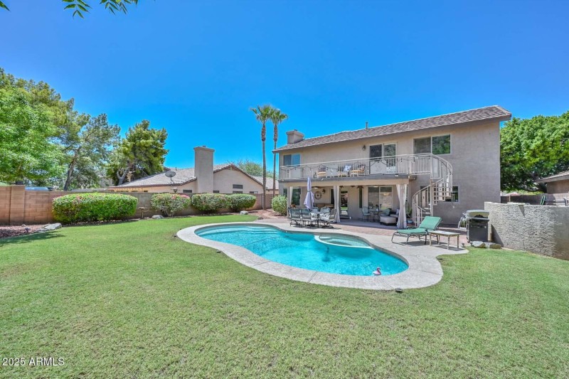 Backyard-Pool