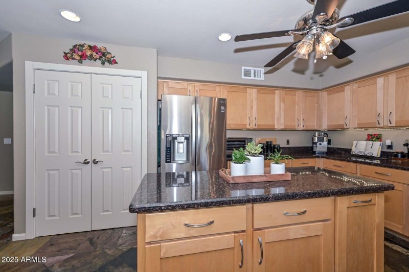Kitchen-Island