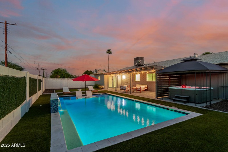 Pool Twilight