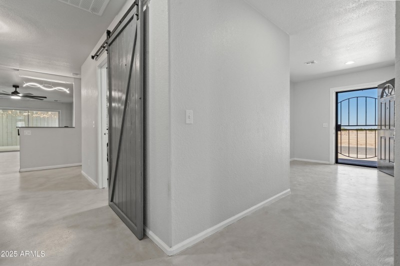 2 Interior-3